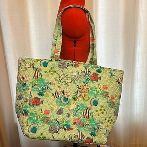 VERA bradley grand tote the pattern is Artilles Treasure